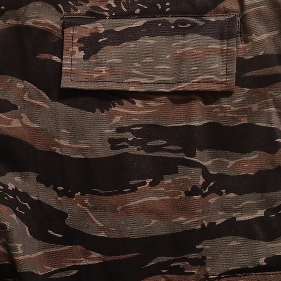 CAMO SHORTS - Picture 4 of 5